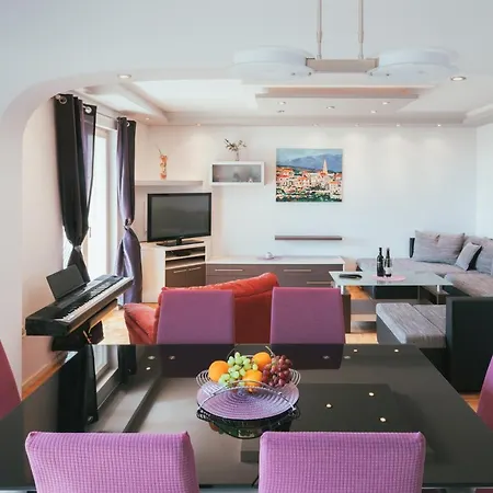 Mazarini Appartement Makarska