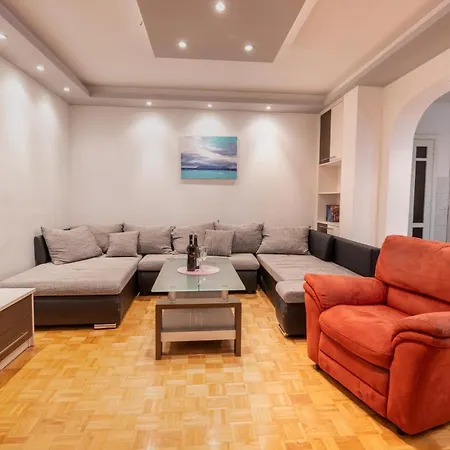 Mazarini Appartement Makarska